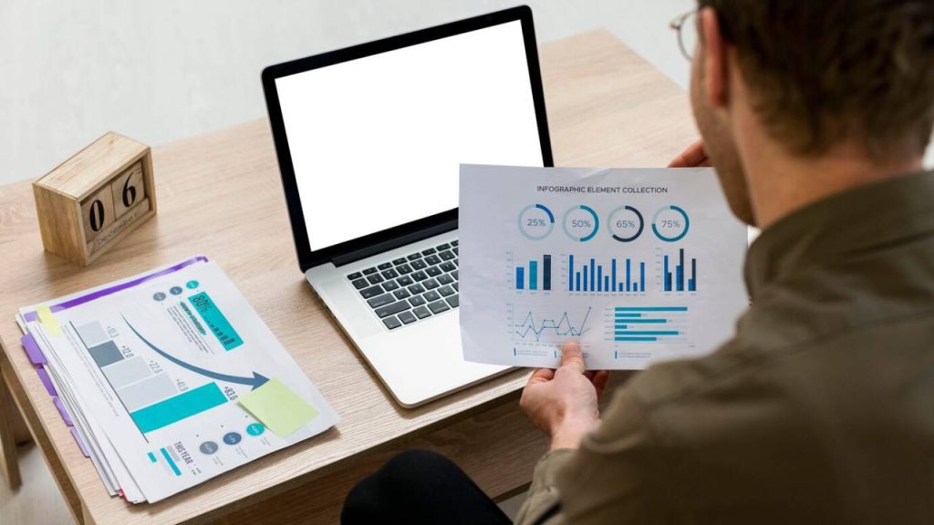 كيف تساهم العلاقات العامة في تحسين الأداء المالي للشركات؟