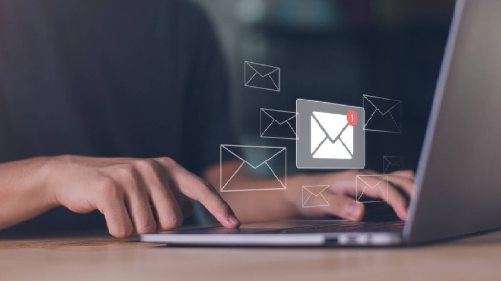 التأثير النفسي للرسائل الإعلامية المتكررة في الفضاء الرقمي